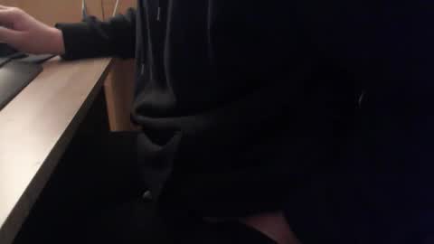 Snapshot of paranoiid chatting on 10-21-25, 06:36 Sascha online show from 10-21-25, 06:36