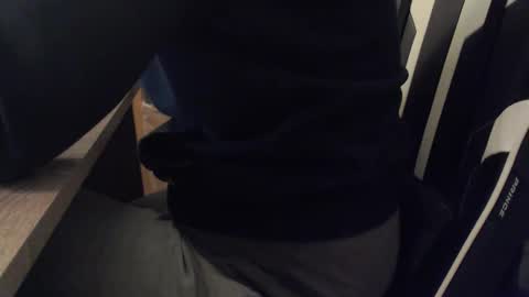 Snapshot of paranoiid chatting on 10-23-25, 06:56 Sascha online show from 10-23-25, 06:56