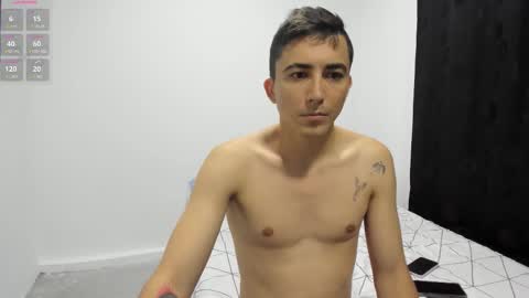 pareja_curiosa19 online show from 10-21-25, 02:01