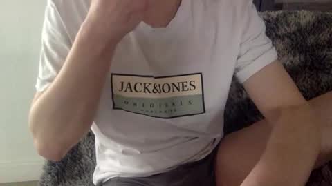 Snapshot of parici_nono1 chatting on 03-09-25, 12:31 parici_nono1 online show from 03-09-25, 12:31