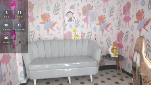 Snapshot of paris09_v chatting on 01-11-25, 10:40 PARIS online show from 01-11-25, 10:40