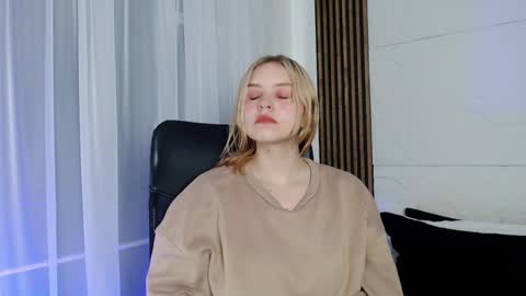 Lizz  online Monday to Saturday from 9pm to 5am Colombia time online show from 01-10-25, 03:07