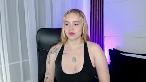 Lizz  online Monday to Saturday from 9pm to 5am Colombia time online show from 01-11-25, 03:02