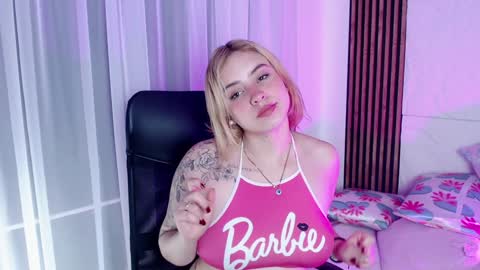 Lizz  online Monday to Saturday from 9pm to 5am Colombia time online show from 02-01-25, 06:10