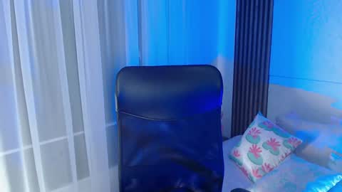 Lizz  online Monday to Saturday from 9pm to 5am Colombia time online show from 02-06-25, 02:44
