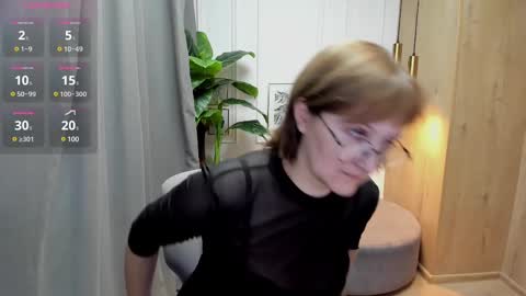 Paris online show from 03-12-25, 07:38