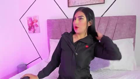 paris_evans_01 online show from 09-23-25, 12:41