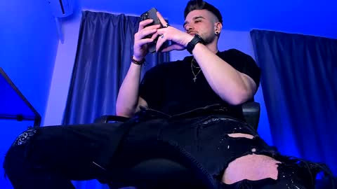 Paris online show from 01-18-25, 01:30