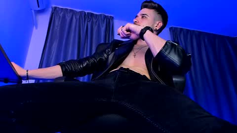 Paris online show from 01-22-25, 12:38