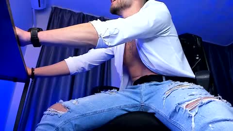 Paris online show from 02-08-25, 11:24