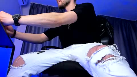 Paris online show from 03-06-25, 05:14