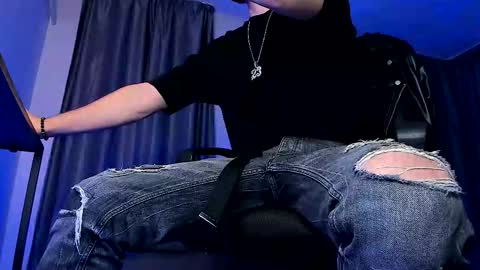 Paris online show from 12-14-25, 02:39