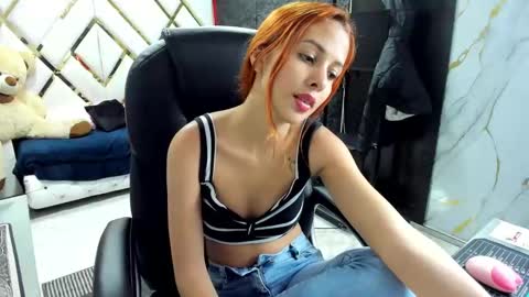 paris petit online show from 10-21-25, 08:42