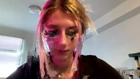 Snapshot of parisbaby2000 chatting on 03-10-25, 07:40 parisbaby2000 online show from 03-10-25, 07:40