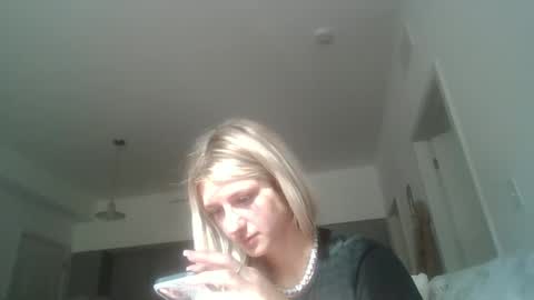 Snapshot of parisbaby2000 chatting on 10-03-25, 02:03 parisbaby2000 online show from 10-03-25, 02:03