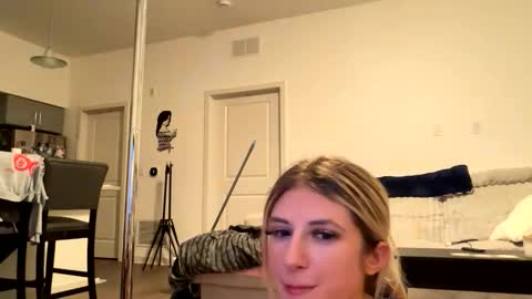 parisbaby2000 online show from 01-18-26, 04:16