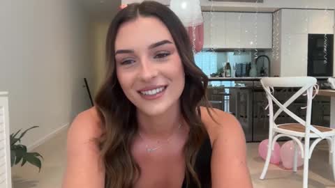 Snapshot of parisbabyxox chatting on 09-13-25, 12:43 ParisBabyxox online show from 09-13-25, 12:43