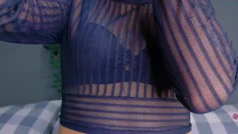 Snapshot of parisfox_ chatting on 10-02-25, 11:50 PARIS online show from 10-02-25, 11:50