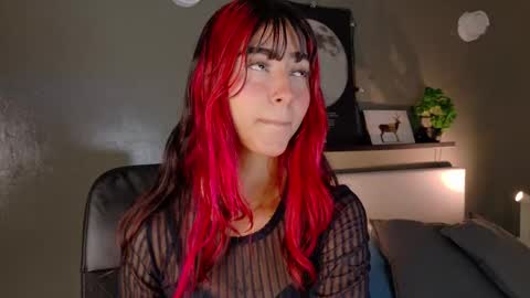 Snapshot of parisfox_ chatting on 10-21-25, 07:36 PARIS online show from 10-21-25, 07:36