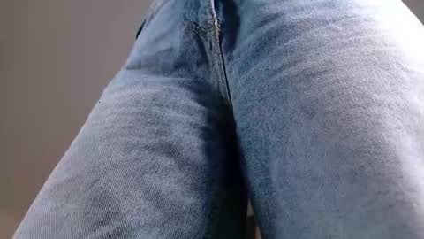 Snapshot of parisfox_ chatting on 10-24-25, 07:43 PARIS online show from 10-24-25, 07:43