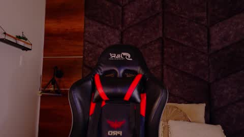 PARIS online show from 02-20-26, 09:04