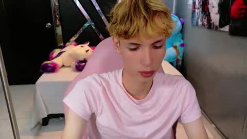 Snapshot of park_jimin1 chatting on 09-30-25, 02:44 park_jimin1 online show from 09-30-25, 02:44