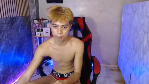 Snapshot of parkseo_yeon chatting on 09-23-25, 02:14 HENRY online show from 09-23-25, 02:14