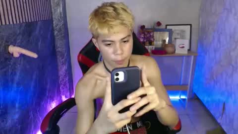 Snapshot of parkseo_yeon chatting on 09-27-25, 08:41 HENRY online show from 09-27-25, 08:41