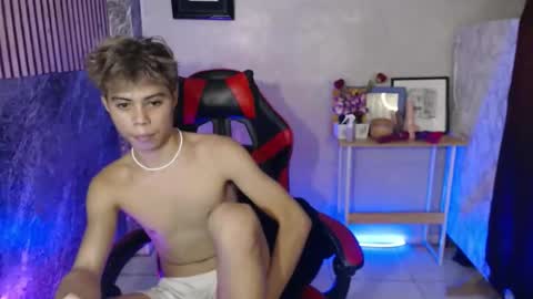 Snapshot of parkseo_yeon chatting on 10-07-25, 06:54 HENRY online show from 10-07-25, 06:54