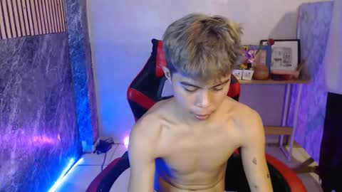 Snapshot of parkseo_yeon chatting on 10-23-25, 04:28 HENRY online show from 10-23-25, 04:28