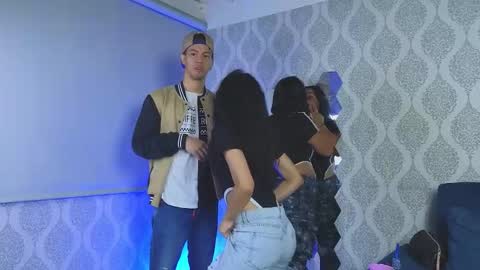 Snapshot of partyhottwink chatting on 11-13-25, 01:43 Danna online show from 11-13-25, 01:43