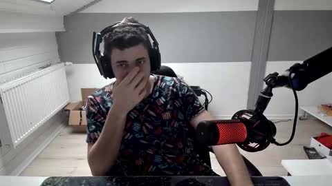 Snapshot of passi_18 chatting on 02-19-26, 03:08 passi_18 online show from 02-19-26, 03:08