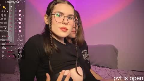 Zoe online show from 10-05-25, 08:34