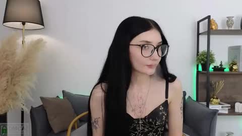 Snapshot of patricia_legrand chatting on 11-09-25, 02:48 Patricia online show from 11-09-25, 02:48