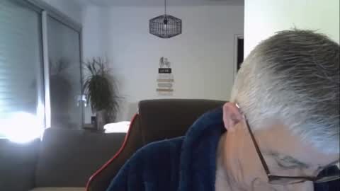 Snapshot of patrick5275 chatting on 04-11-26, 04:28 patrick5275 online show from 04-11-26, 04:28