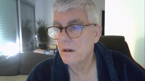 Snapshot of patrick5275 chatting on 04-17-26, 04:59 patrick5275 online show from 04-17-26, 04:59