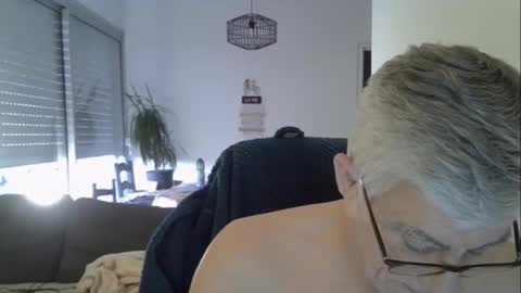 Snapshot of patrick5275 chatting on 05-09-26, 05:23 patrick5275 online show from 05-09-26, 05:23