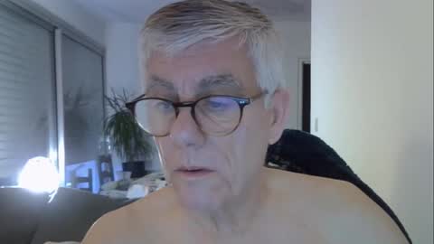 Snapshot of patrick5275 chatting on 05-10-26, 05:01 patrick5275 online show from 05-10-26, 05:01