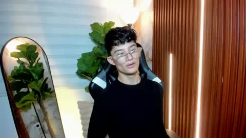 Snapshot of patrick_howland_ chatting on 07-14-26, 03:55 Patrick online show from 07-14-26, 03:55