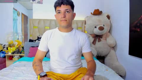 Snapshot of patrick_sanzzz chatting on 05-01-26, 02:16 Patrick online show from 05-01-26, 02:16
