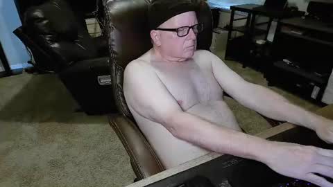 Snapshot of patrickstroking chatting on 06-14-26, 05:48 patrickstroking online show from 06-14-26, 05:48