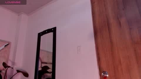 Snapshot of patrik_12 chatting on 10-22-25, 01:55 patrik online show from 10-22-25, 01:55