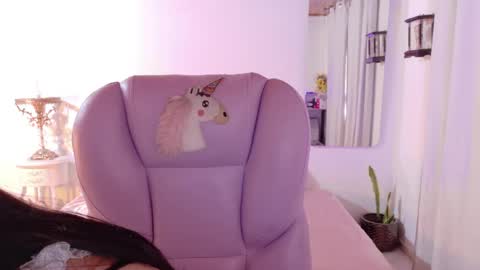 Sofa online show from 05-04-26, 06:37
