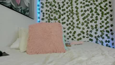 paulina online show from 02-05-25, 02:29
