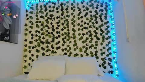 paulina online show from 09-11-25, 02:11