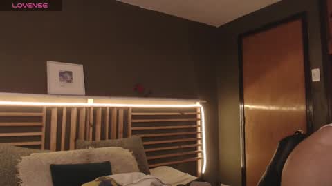 Paul online show from 10-17-25, 01:35