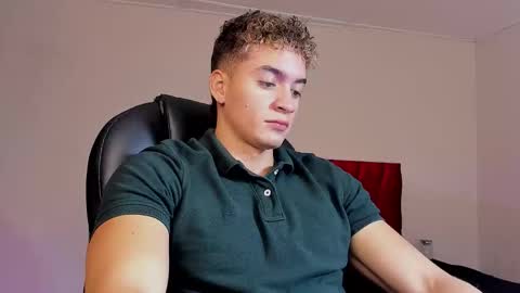 Snapshot of paul_george212 chatting on 09-27-25, 12:43 Paull George online show from 09-27-25, 12:43