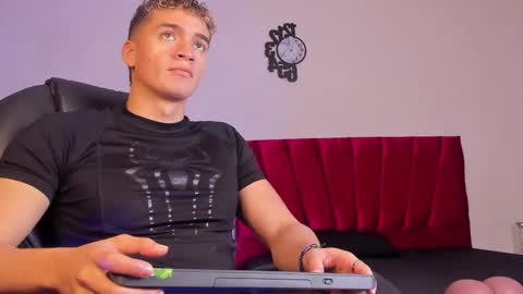 Snapshot of paul_george212 chatting on 10-03-25, 01:52 Paull George online show from 10-03-25, 01:52