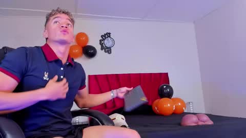 Snapshot of paul_george212 chatting on 10-11-25, 03:10 Paull George online show from 10-11-25, 03:10