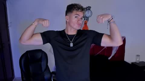 Snapshot of paul_george212 chatting on 10-20-25, 01:00 Paull George online show from 10-20-25, 01:00